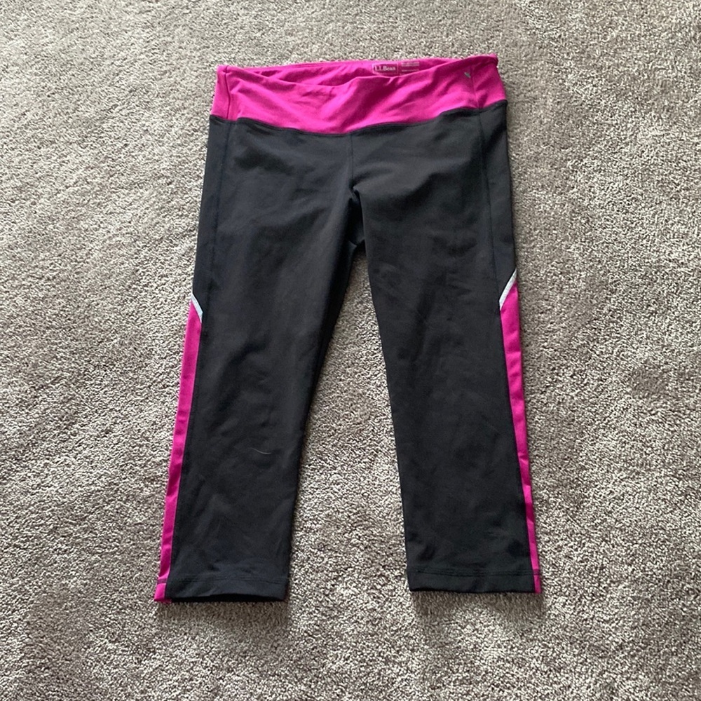 L. L. Bean Black Pink Capri Leggings Athletic Workout SIZE M